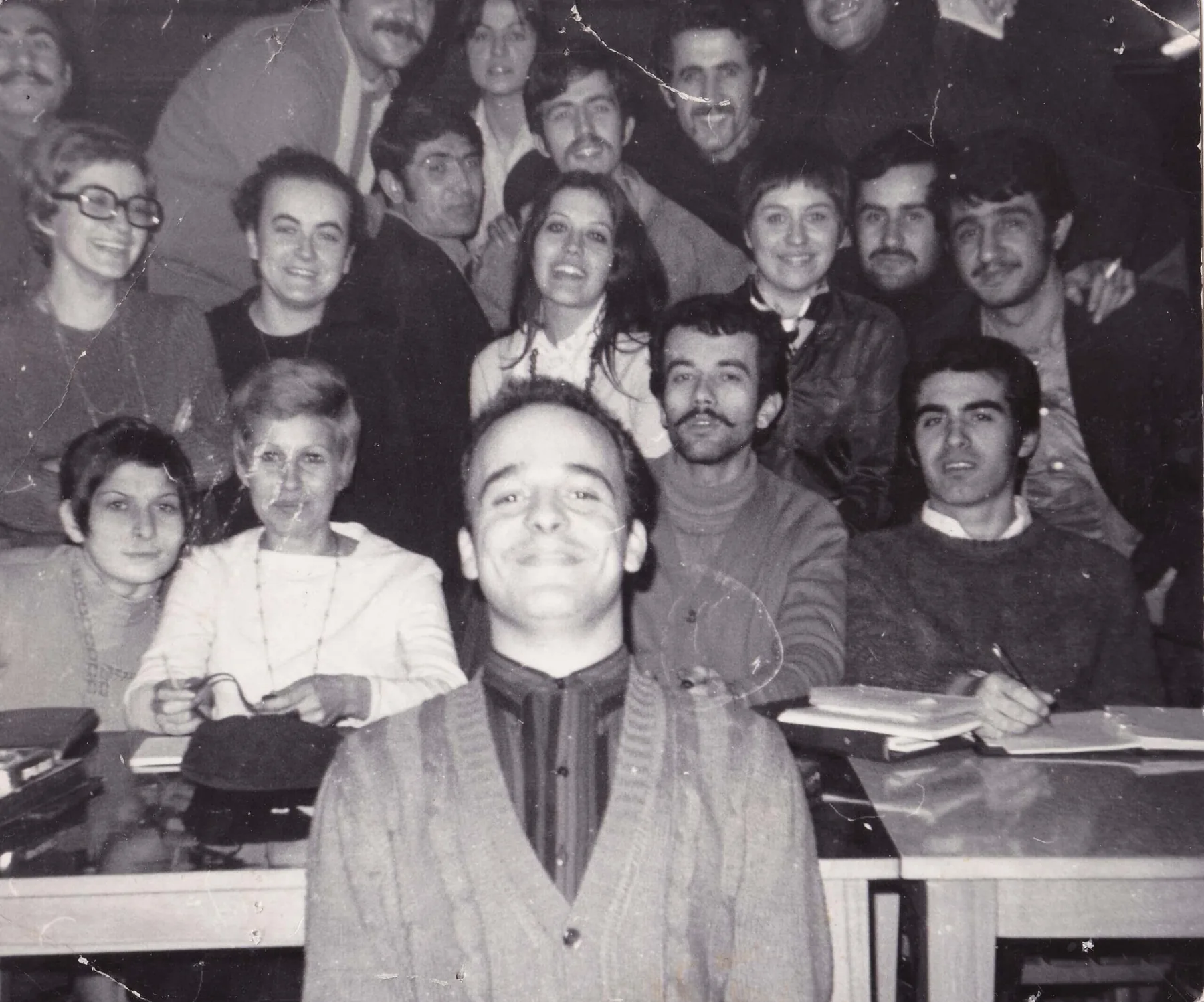 1 Στη δραματική σχολή Ντοστλάρ
